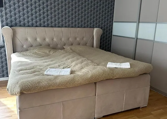 Private Near And Lottemaa *