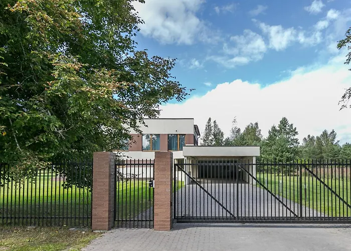 Private Near And Lottemaa 別荘 パルヌ